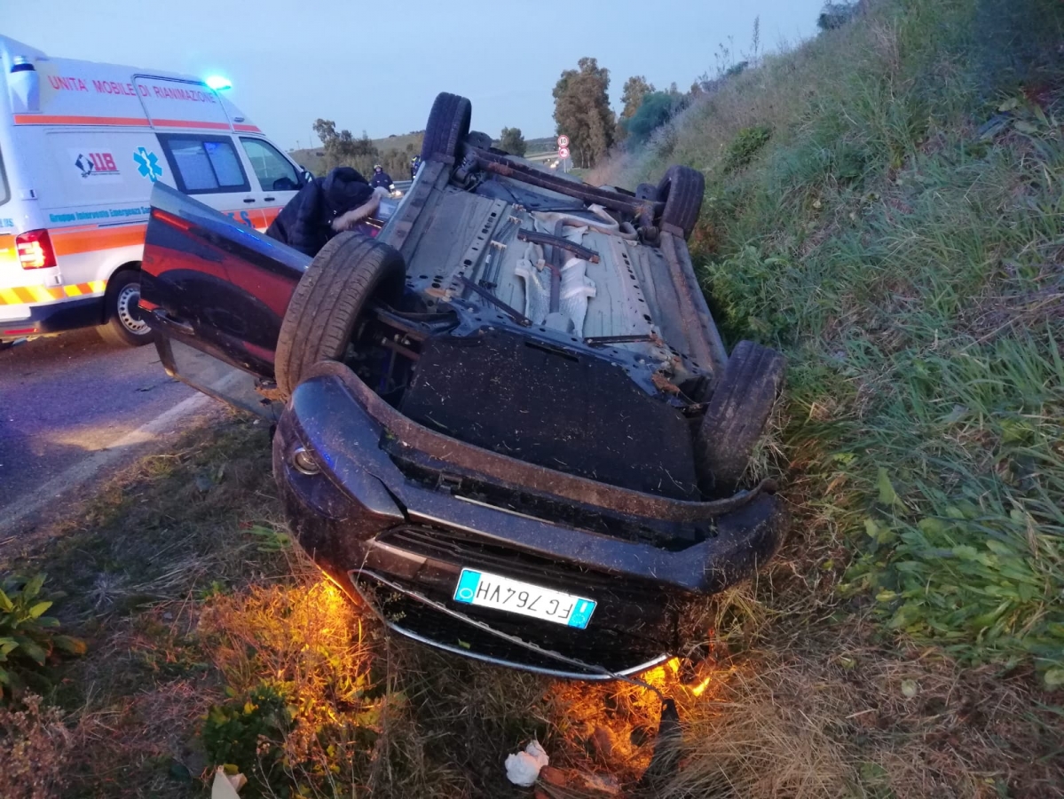 ottana incidente sulla 131 tre persone al san francesco